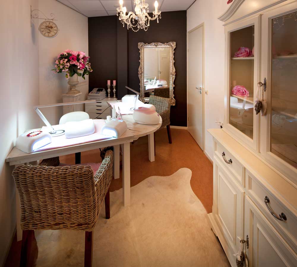 Impressie De Salon – NAGEL – De Salon Kapsels en meer